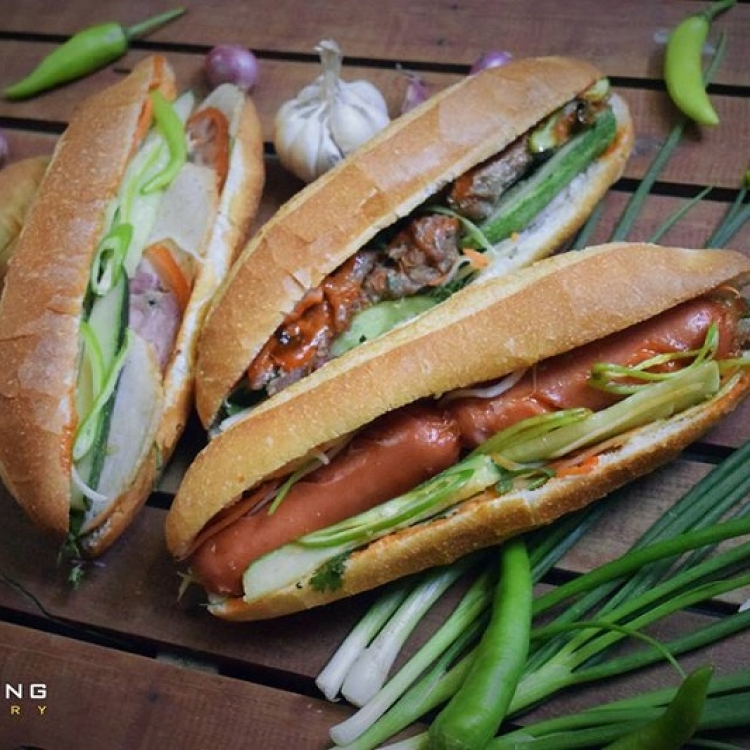 Bánh mì Đà Nẵng -  Ba Hưng Bakery